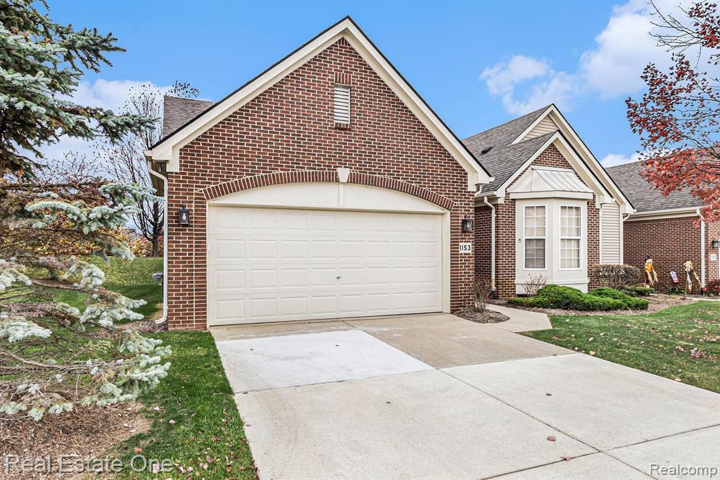 1153 ANDOVER Circle, Commerce Twp, MI 48390 — Photo 2