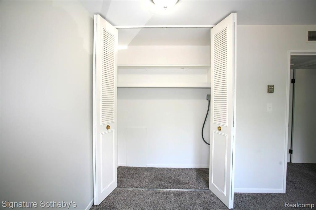 1812 COLONIAL VILLAGE Way, 3, Waterford, MI 48328 — Photo 14