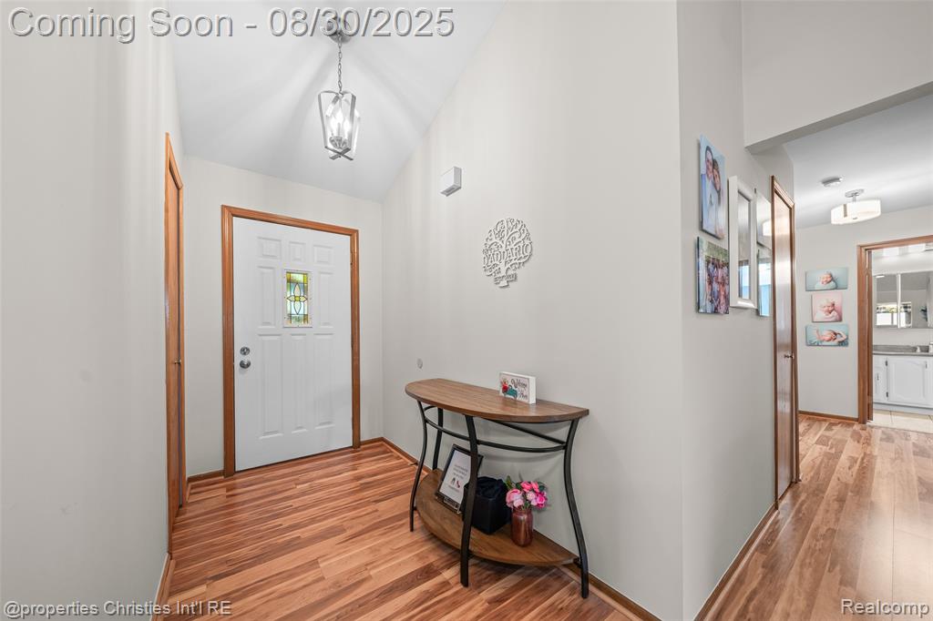 46502 Springhill Drive, Shelby Twp, MI 48317 — Photo 4