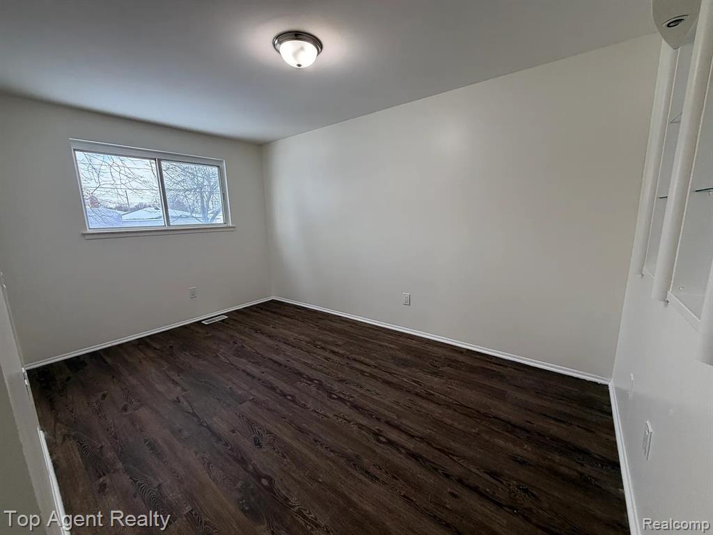 40903 Flagstaff Drive, Sterling Heights, MI 48313 — Photo 9