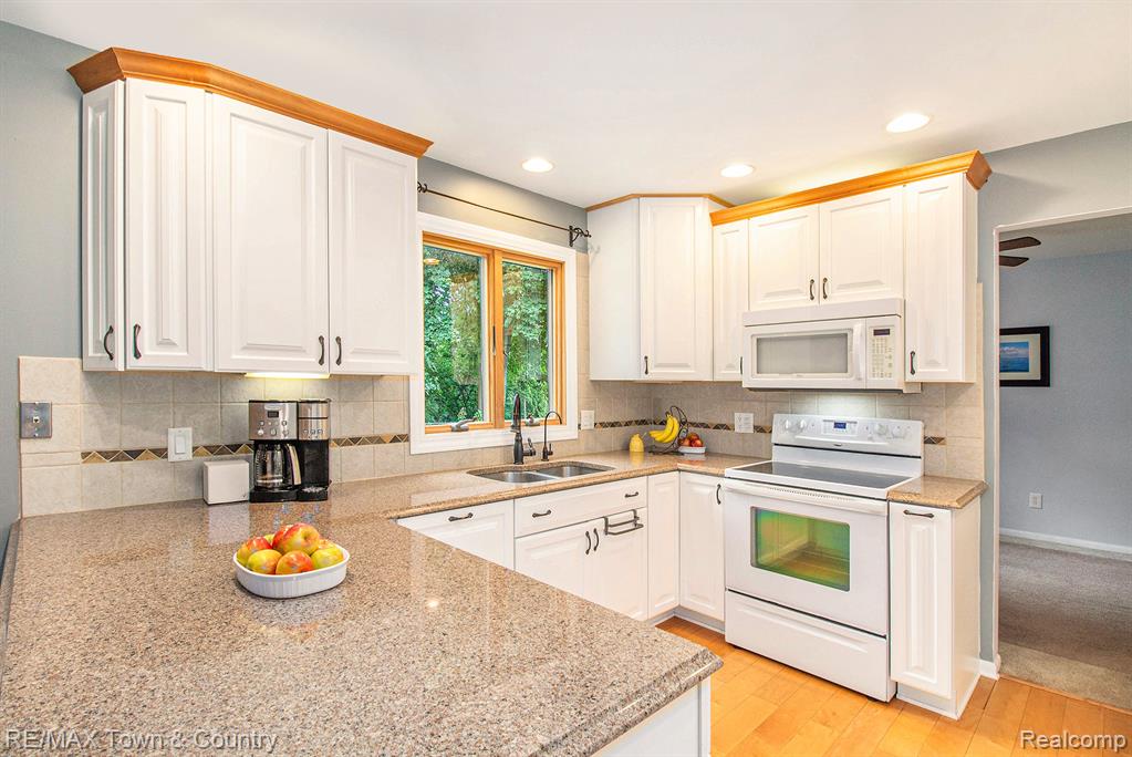 5555 Old Franklin Road, Grand Blanc, MI 48439 — Photo 7