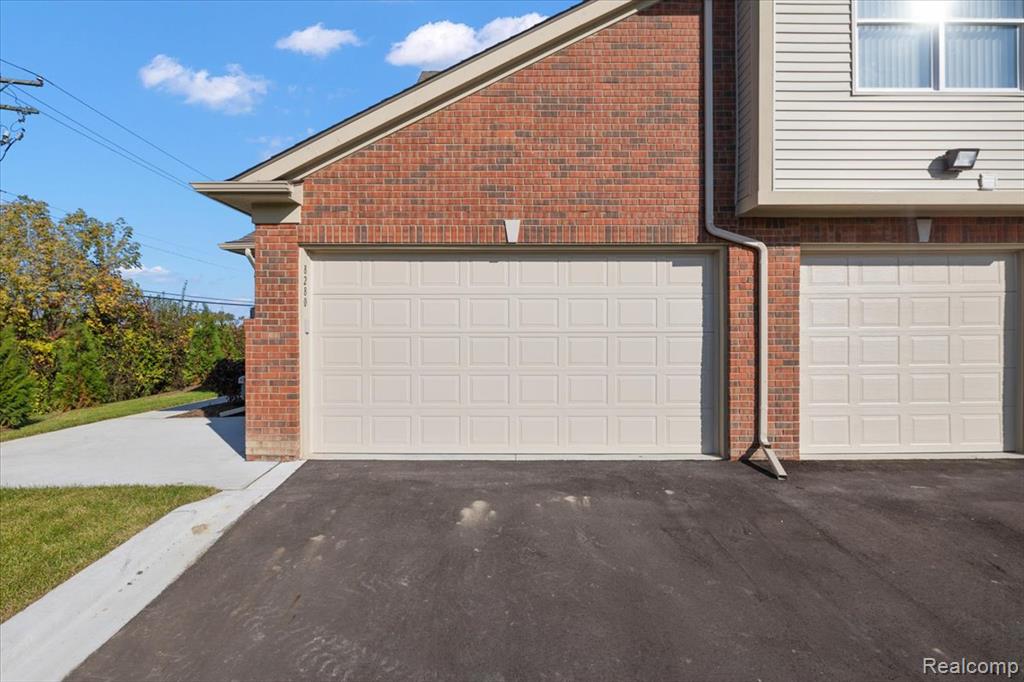 8280 Heywood Circle, 2, Sterling Heights, MI 48312 — Photo 5