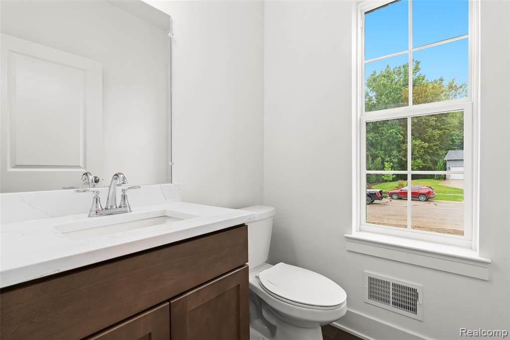 1487 ST JAMES Boulevard, Ann Arbor, MI 48108 — Photo 15