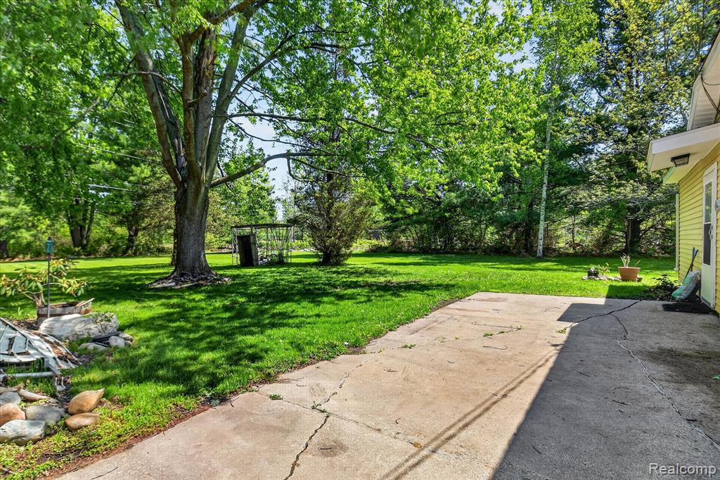 3660 Keewahdin Road, Fort Gratiot, MI 48059 — Photo 37
