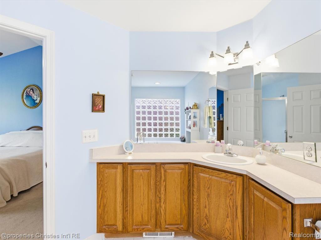 57196 Copper Creek Drive W, Washington, MI — Photo 20