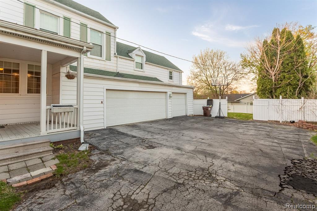 39 E ELM Avenue, Monroe, MI 48162 — Photo 4