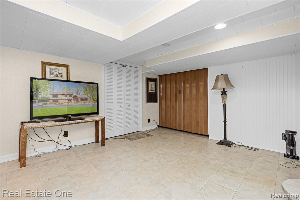 26336 Pillsbury Street, Farmington, MI 48334 — Photo 60