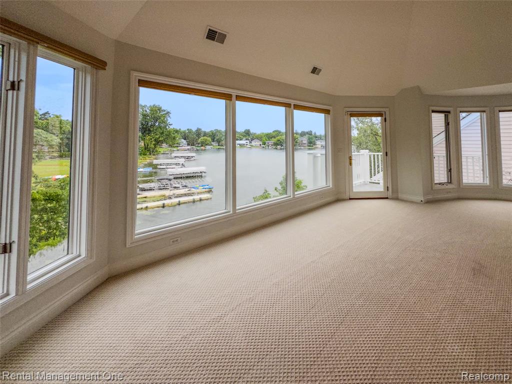 5742 PUTNAM Drive, West Bloomfield, MI 48323 — Photo 39
