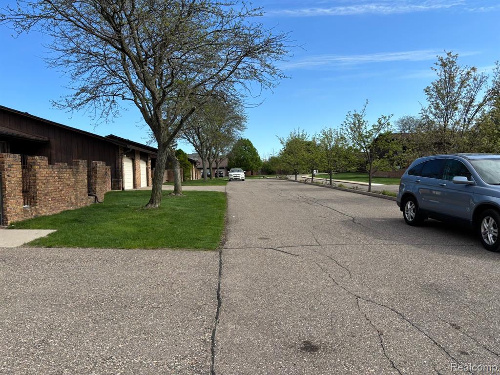 26411 SUMMERDALE Drive, Southfield, MI 48033 — Photo 24