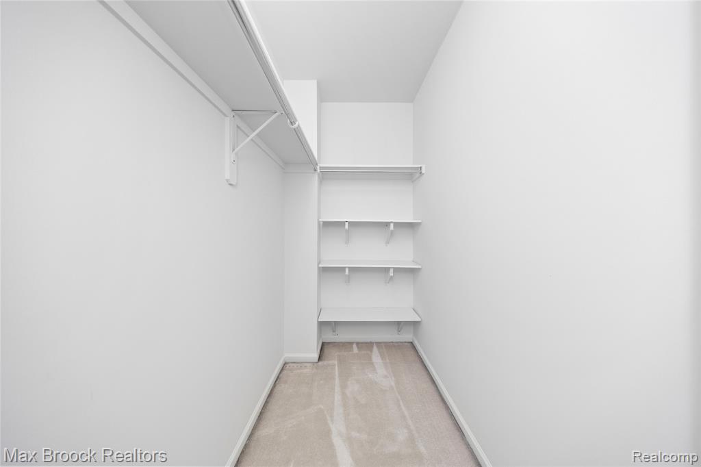 7083 Chatham Court, West Bloomfield, MI — Photo 63