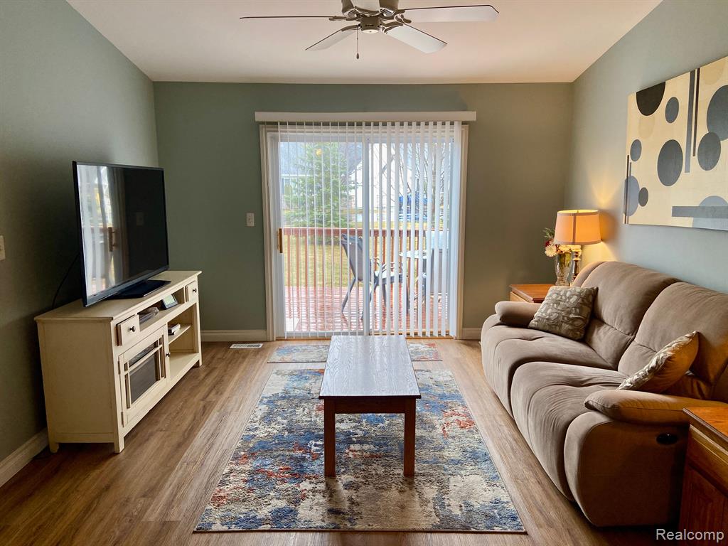 936 LIGHTHOUSE Drive, Marysville, MI 48040 — Photo 13
