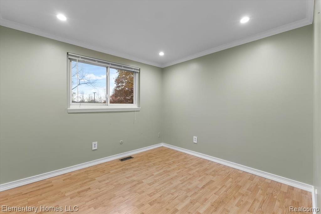 4879 Stoddard Drive, Troy, MI 48085 — Photo 14