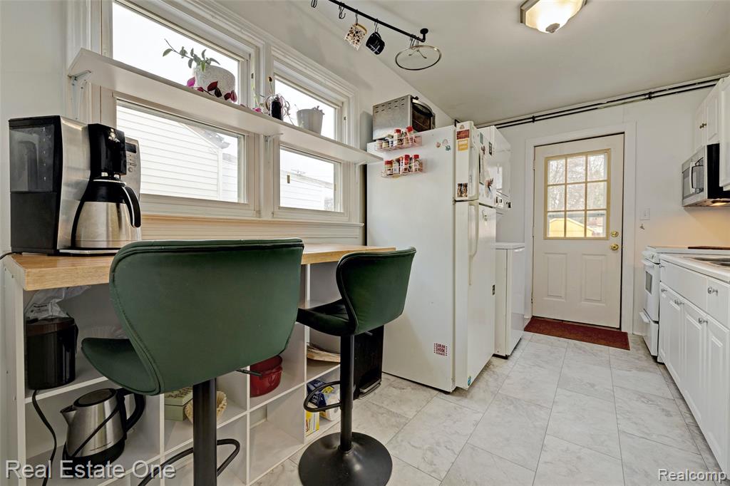 27732 Dartmouth Street, Madison Heights, MI 48071 — Photo 14