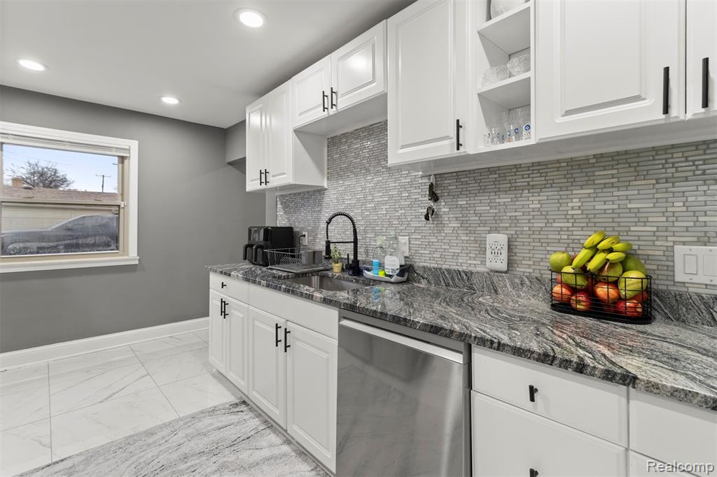4221 Campbell Street, Dearborn Heights, MI 48125 — Photo 10