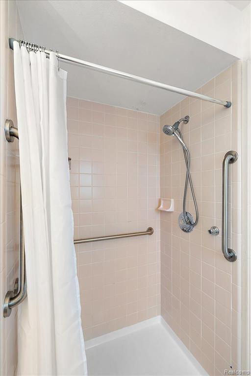 5853 Dawn Ridge Drive, Troy, MI 48098 — Photo 32