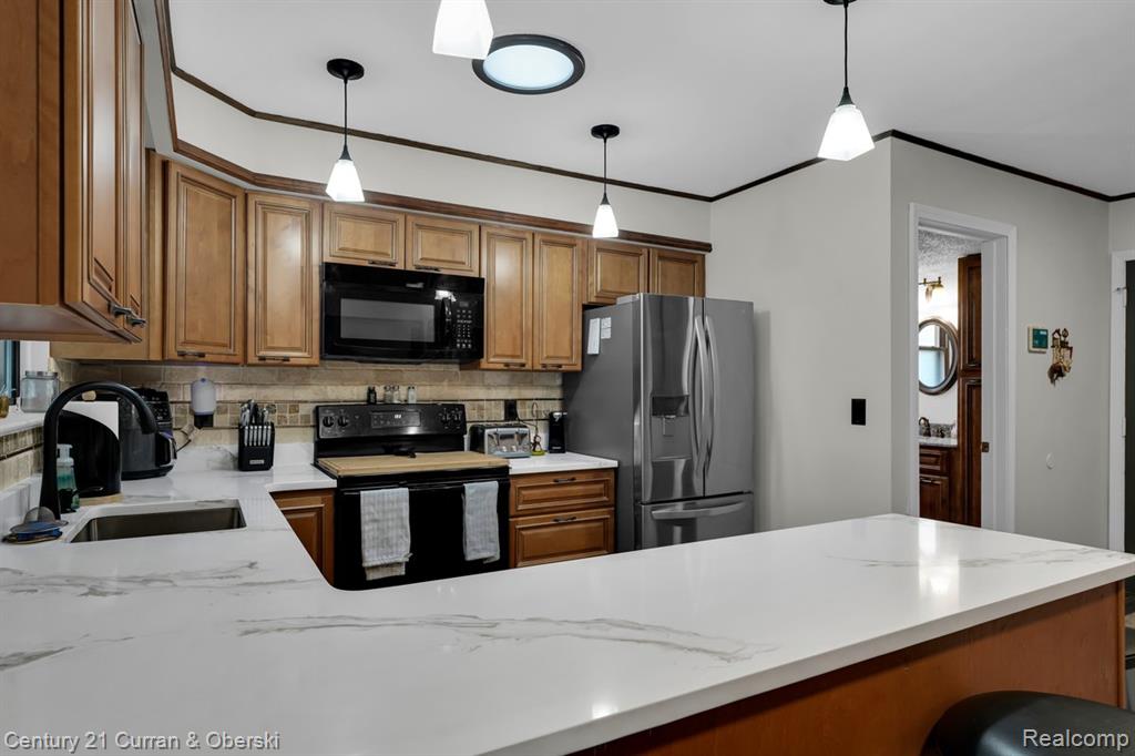21539 Deerfield Drive, Woodhaven, MI 48183 — Photo 11