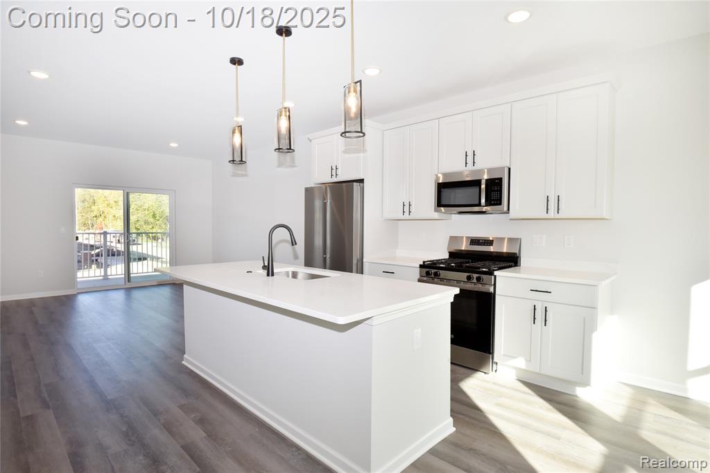 756 Huntley Lane, Troy, MI 48085 — Photo 8