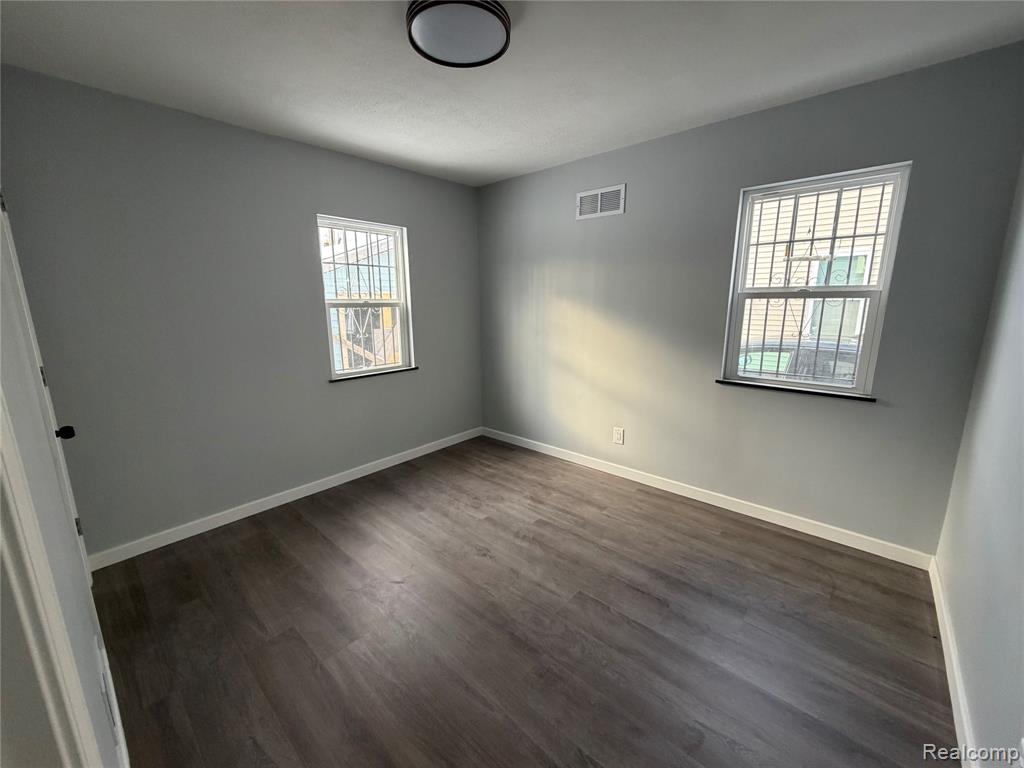 19329 Asbury Park, Detroit, MI 48219 — Photo 11