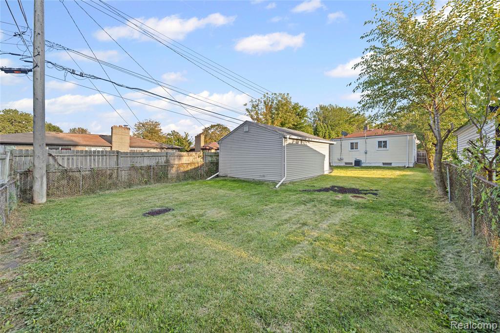 8475 Farnum Avenue, Warren, MI 48093 — Photo 18