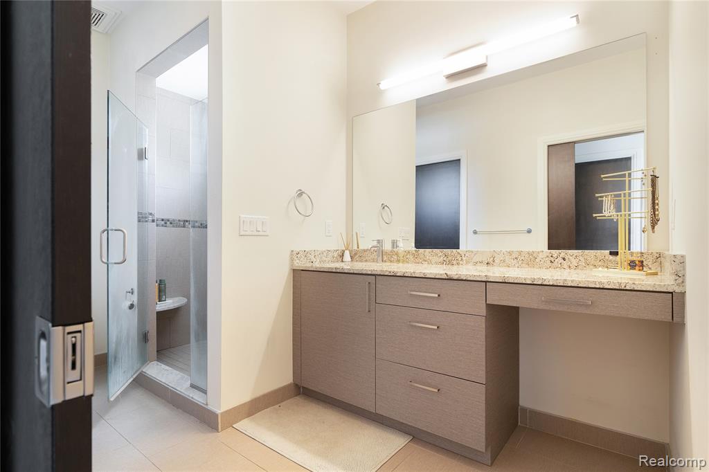 438 SELDEN, Detroit, MI 48201 — Photo 18