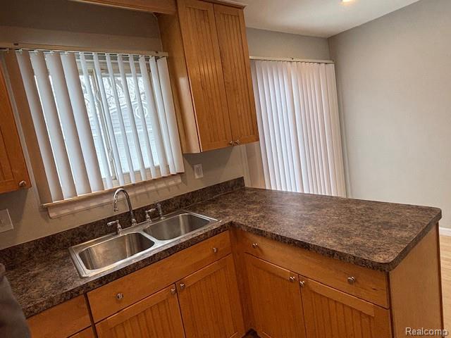 416 E Bernhard Avenue, Hazel Park, MI 48030 — Photo 4