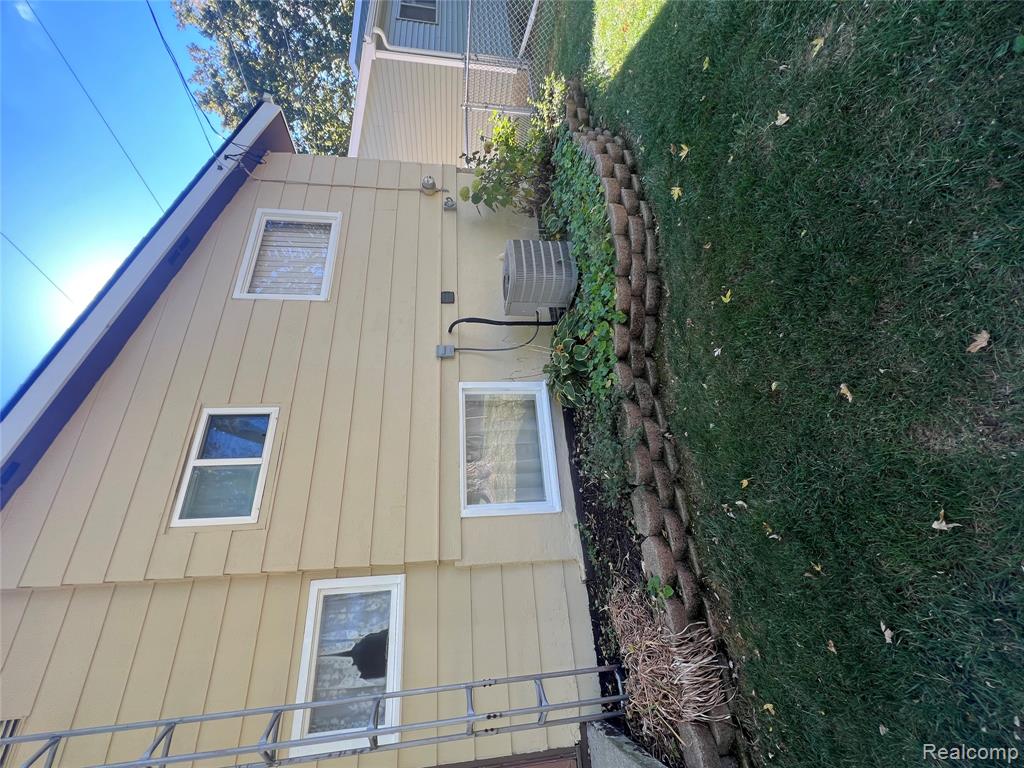 5352 Elmsford Drive, Flint, MI 48532 — Photo 29