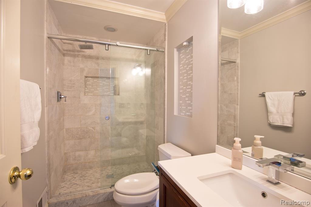 755 MAJESTIC, Rochester Hills, MI 48306 — Photo 38