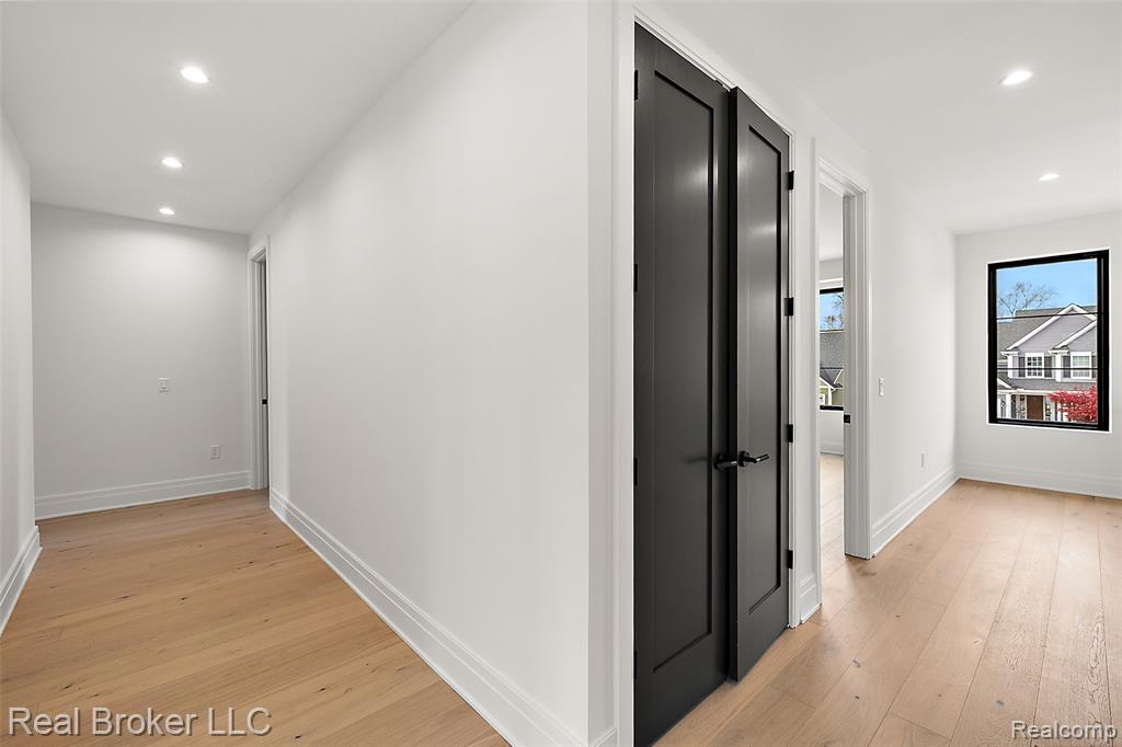 4240 Tonawanda Avenue, Royal Oak, MI 48073 — Photo 52