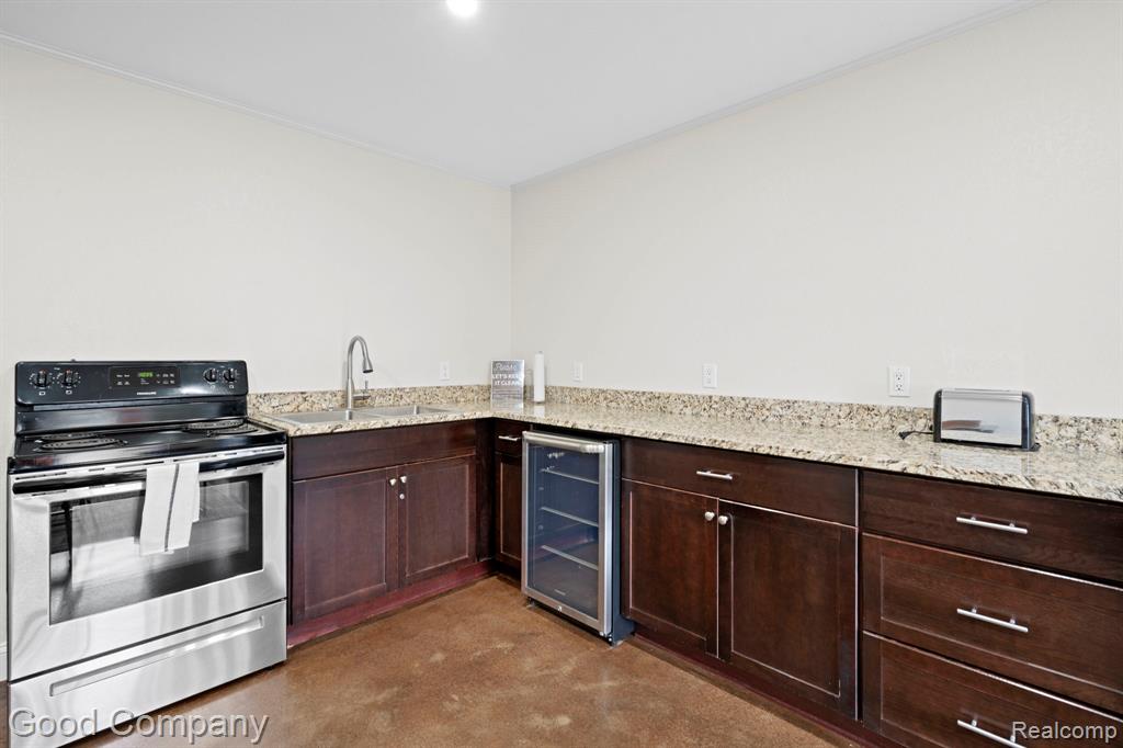 612 N LAKESHORE Drive, Ludington, MI 49431 — Photo 86