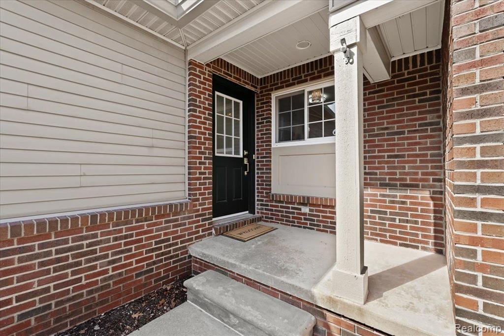 480 NEWBERRY Lane, Howell, MI 48843 — Photo 3