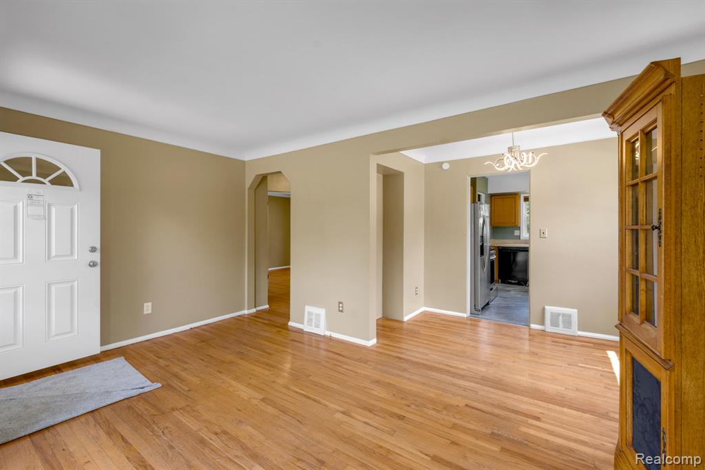 7641 Pelham Road, Allen Park, MI 48101 — Photo 10