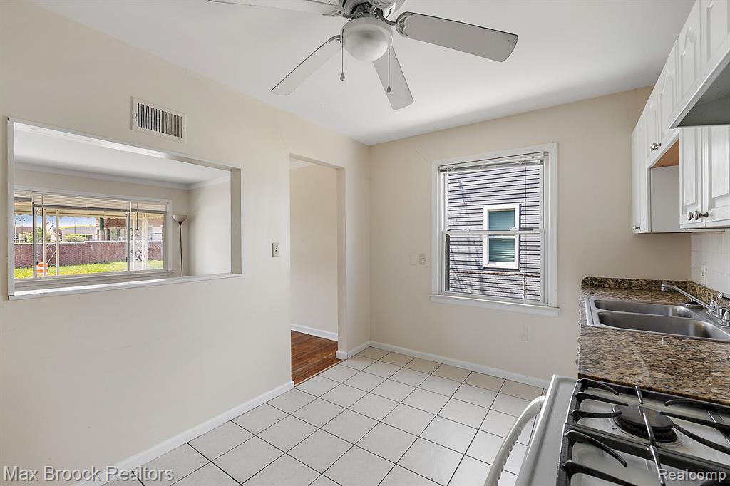 561 Bennett Avenue, Ferndale, MI 48220 — Photo 9