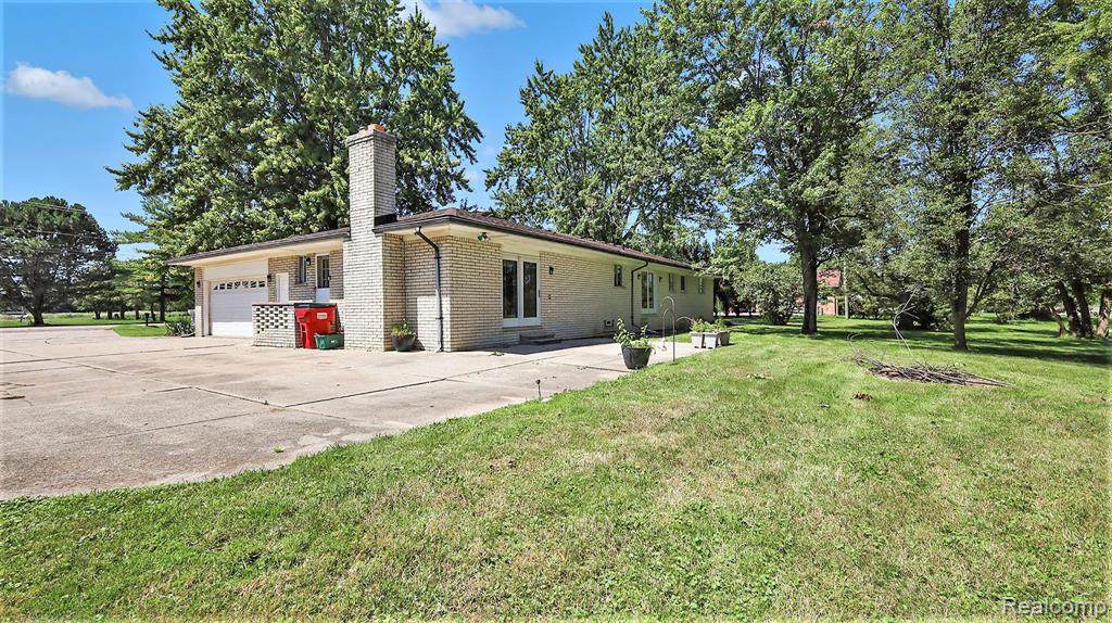 50600 ROMEO PLANK Road, Macomb, MI 48044 — Photo 17