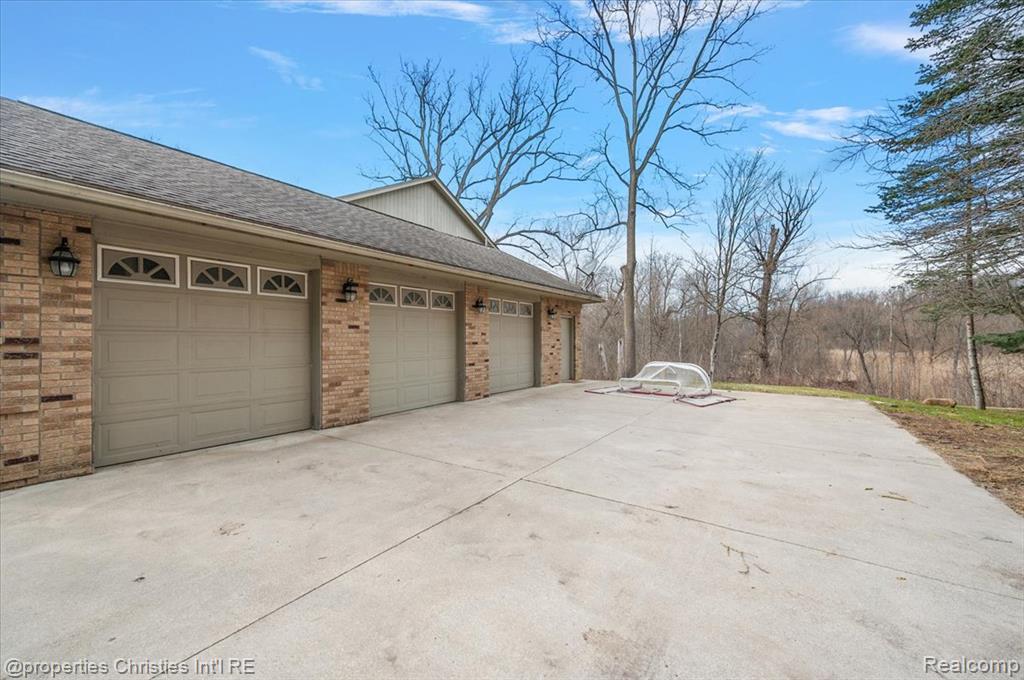 5160 Old Mill Road, Rochester, MI 48306 — Photo 21