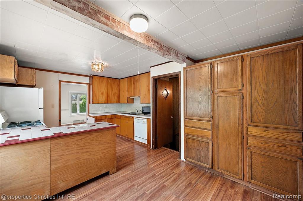 735 Novi Street, Northville, MI 48167 — Photo 16
