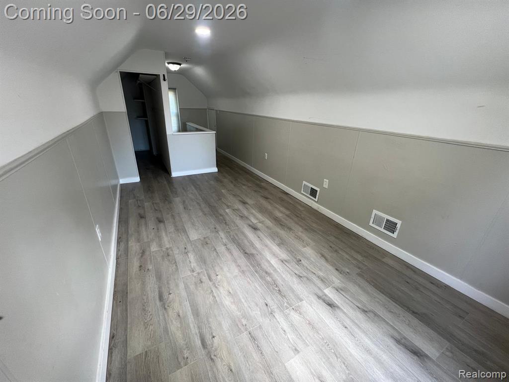 5694 Robindale Avenue, Dearborn Heights, MI 48127 — Photo 17
