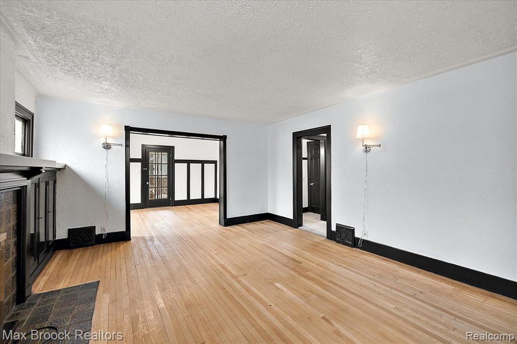 503 N WASHINGTON Avenue, Royal Oak, MI 48067 — Photo 11