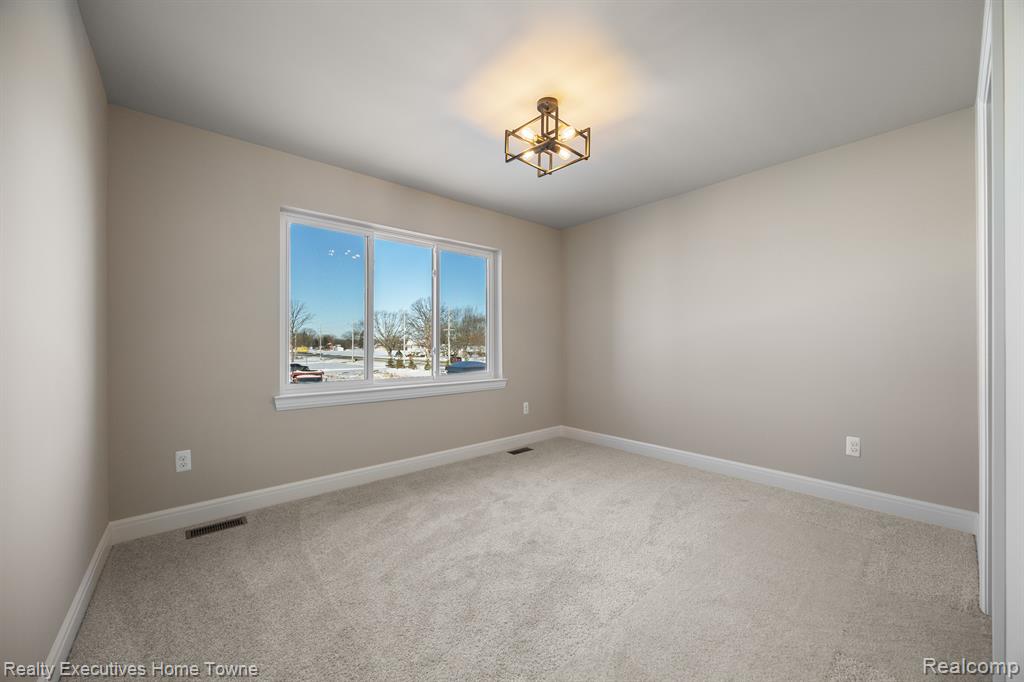 50964 MISTWOOD Drive, Macomb, MI 48042 — Photo 55