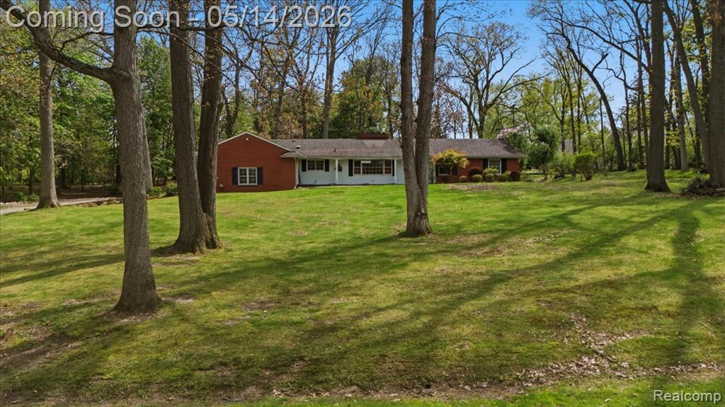 1509 Sodon Lake Drive, Bloomfield Hills, MI 48302 — front exterior