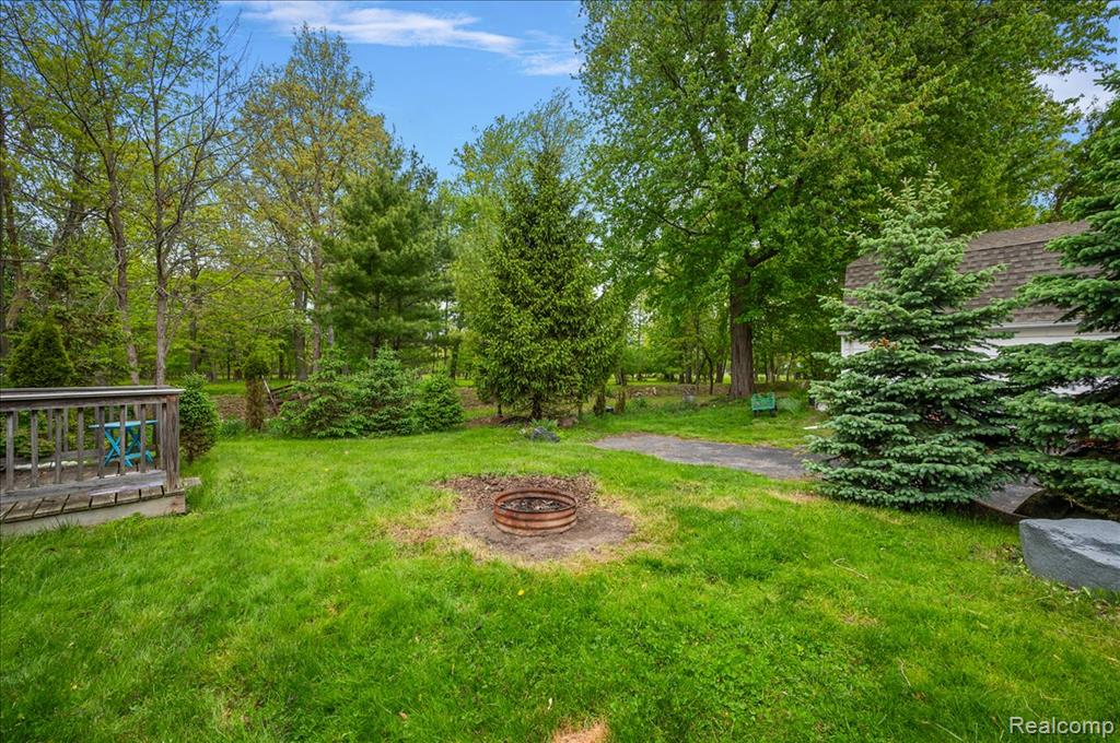 13358 Laplaisance Woods Street, La Salle, MI — Photo 44