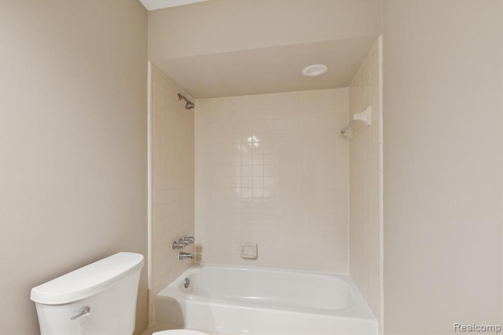 634 Lockport Road, Rochester Hills, MI 48307 — Photo 29