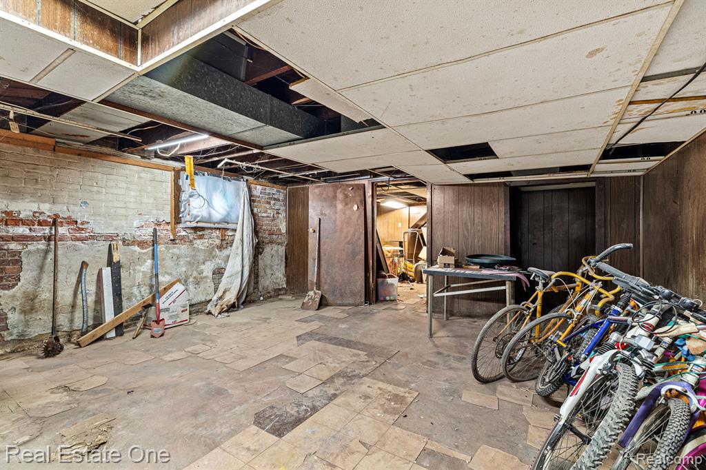 1821 HELEN Street, Detroit, MI 48207 — Photo 18