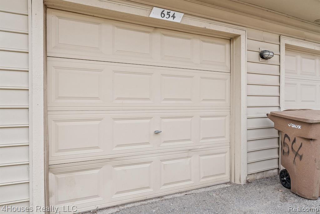 654 LYDIA Lane, Pontiac, MI 48341 — Photo 38