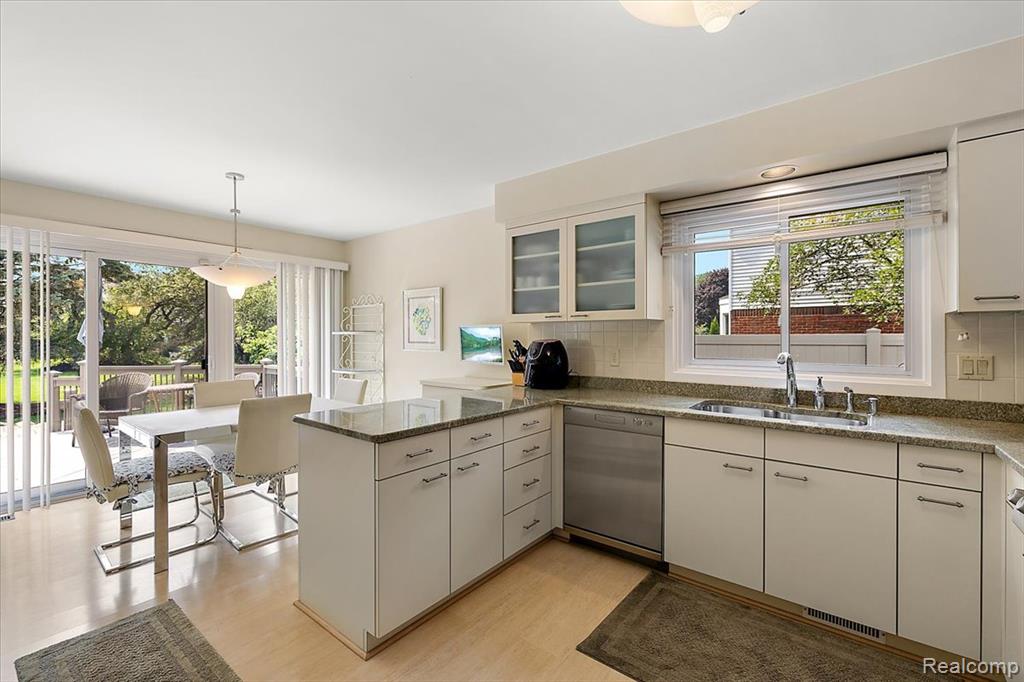 4415 Cahill Drive, Troy, MI 48098 — Photo 16