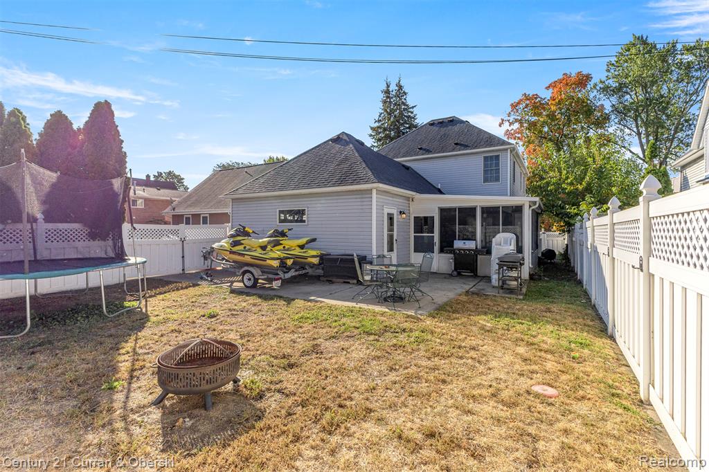 250 Chestnut Street, Wyandotte, MI 48192 — Photo 20