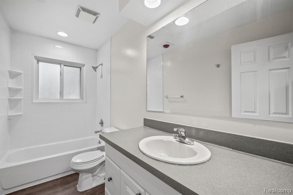 96 Village Court, Ortonville, MI 48462 — Photo 12