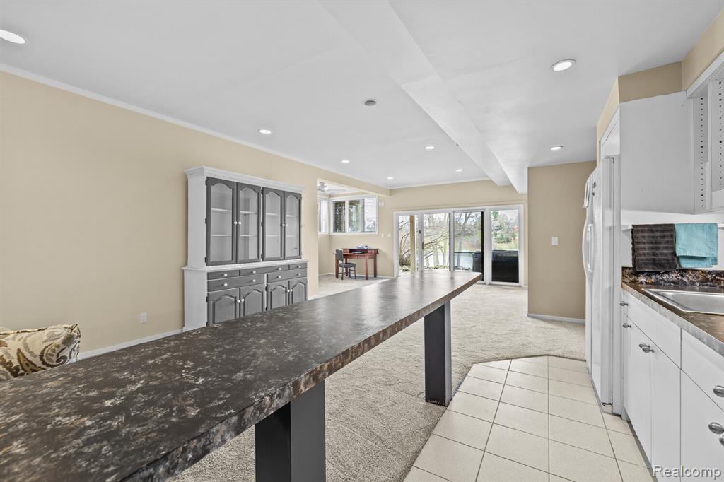 10785 Oxbow Lakeshore Drive, White Lake, MI — Photo 37