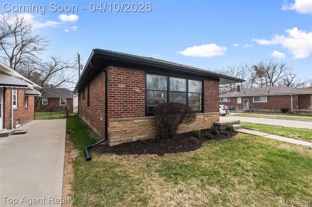 12751 Oak Park Boulevard, Oak Park, MI 48237 — Photo 4