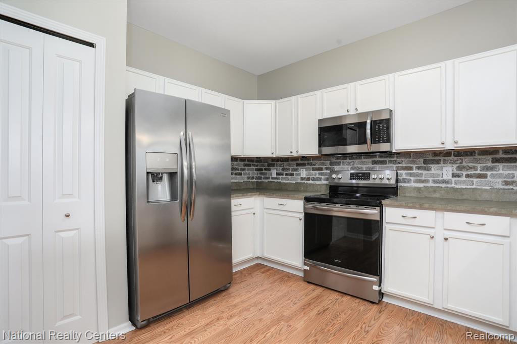 4248 HAMPTON RIDGE Boulevard, Howell, MI 48843 — Photo 9