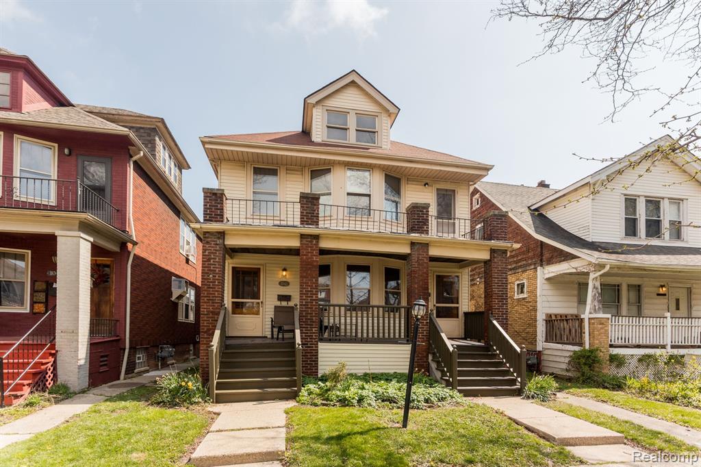 1042 Wayburn Street, Grosse Pointe, MI 48230